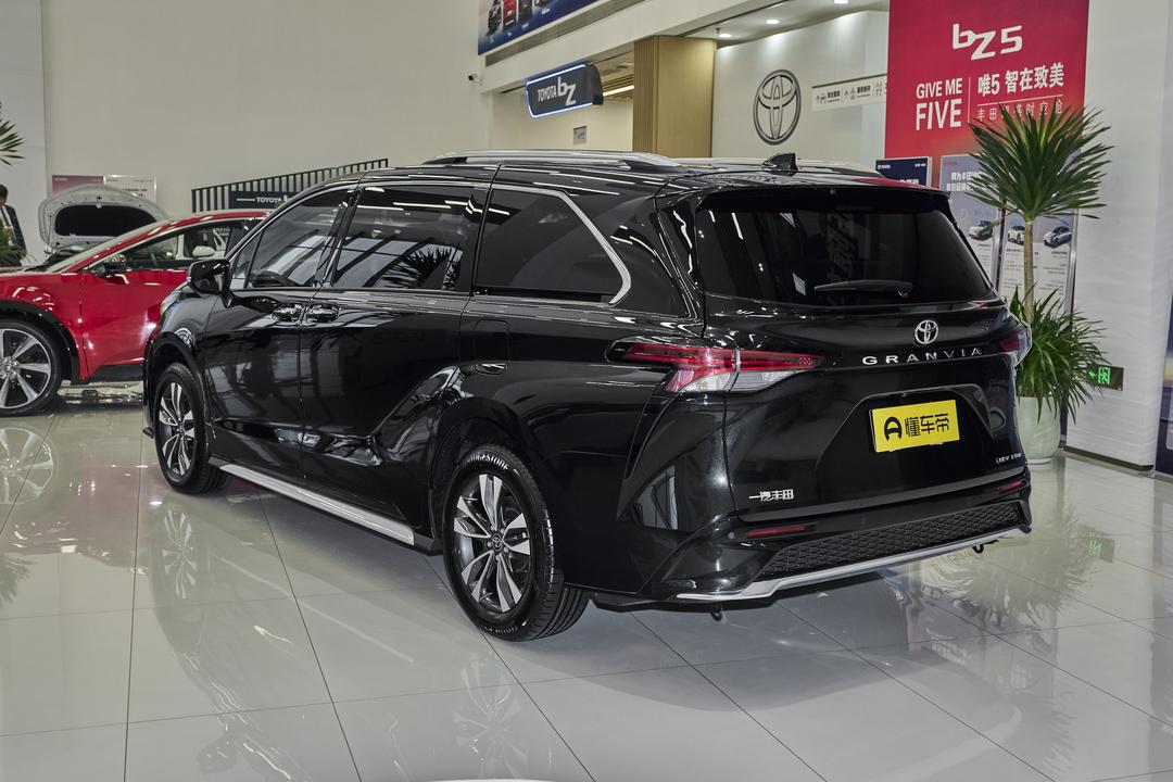 Toyota Granvia 2026, фото 5