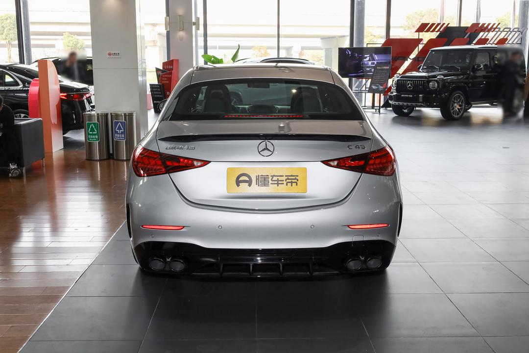 Mercedes-Benz C-Class AMG 2026, фото 5