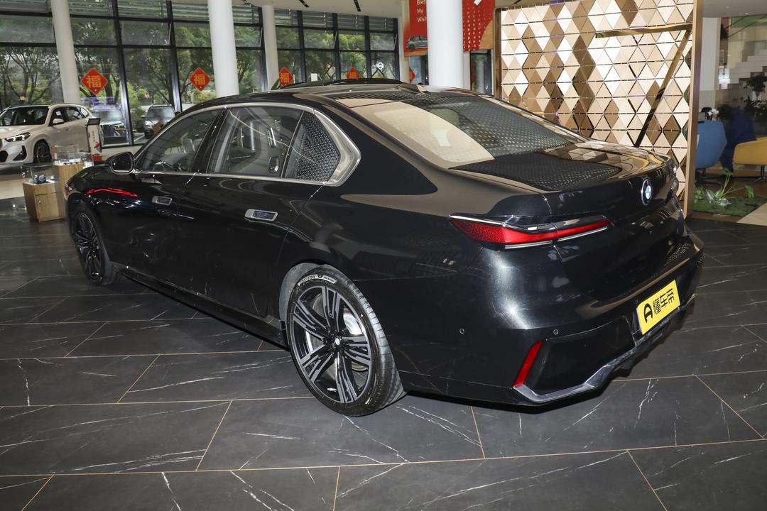 BMW 7-Series 2026, фото 5