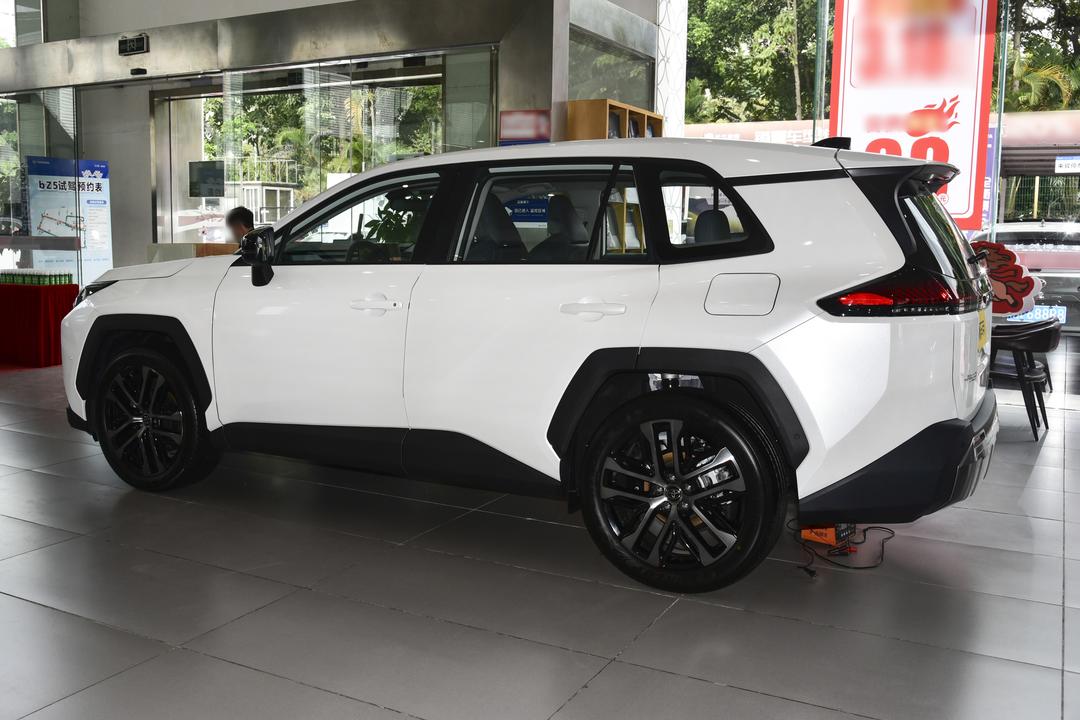 Toyota RAV4 2026, фото 4