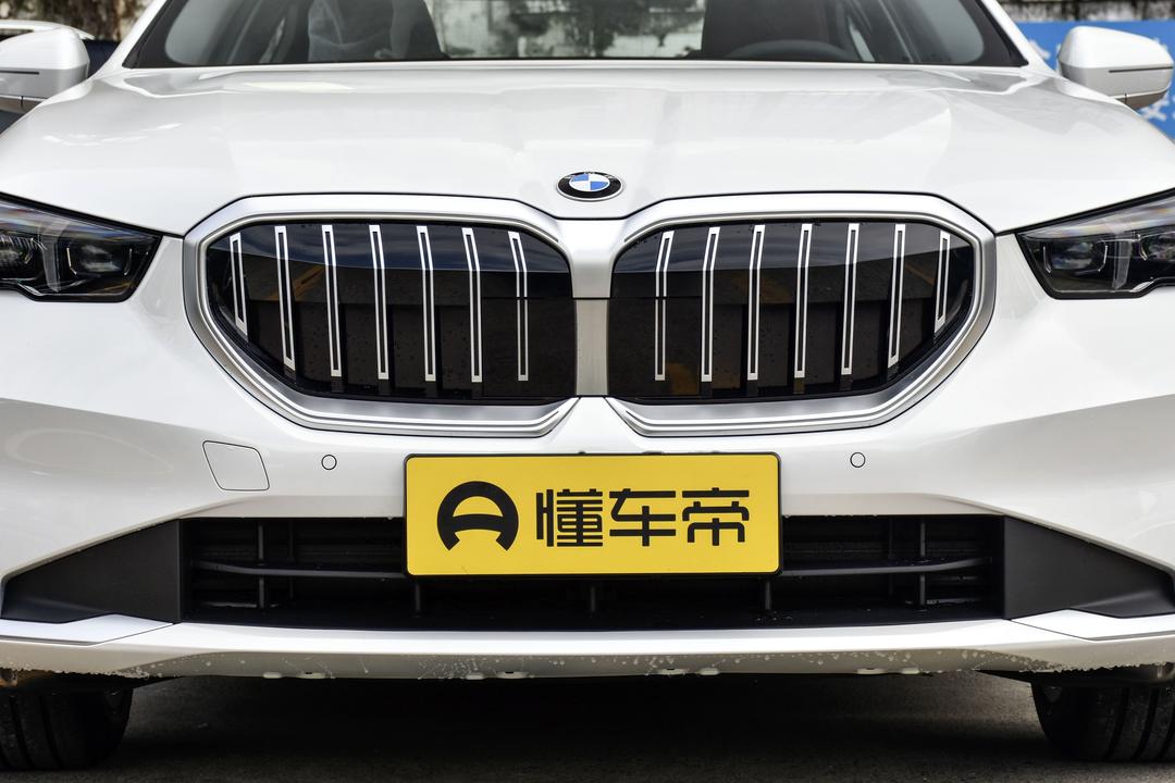 BMW 5 Series 2026, фото 10