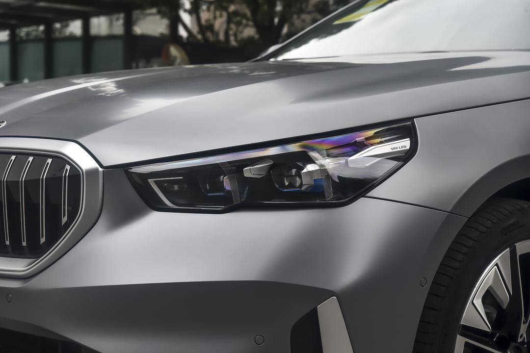 BMW 5 Series 2026, фото 13