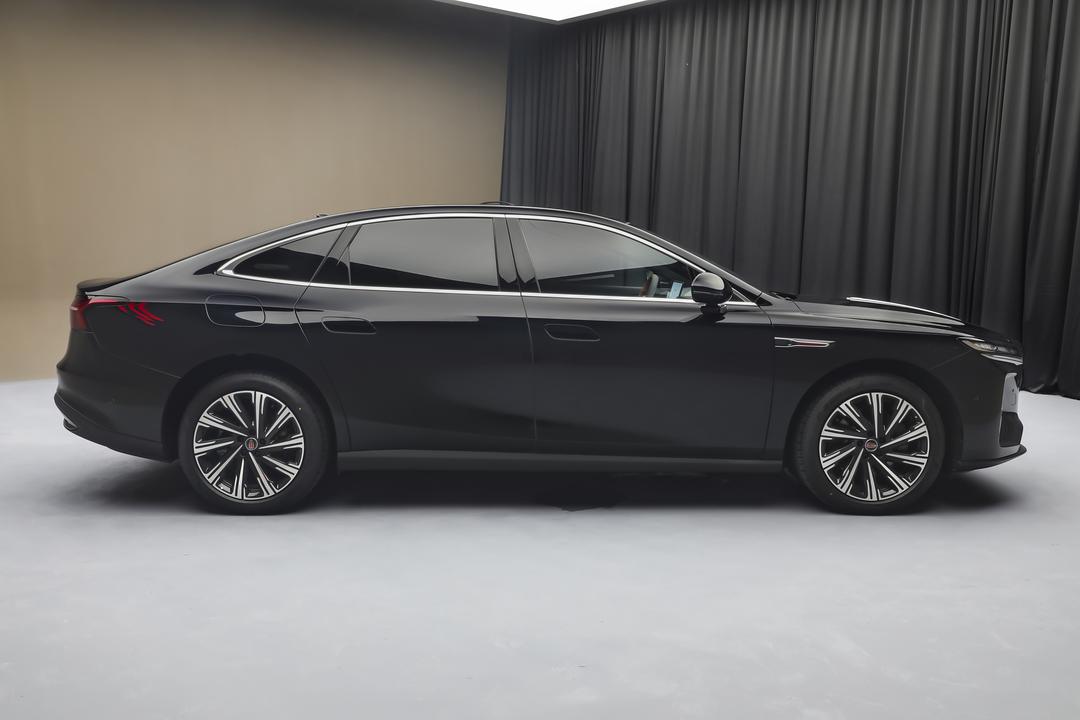Hongqi H7 PHEV 2026, фото 8