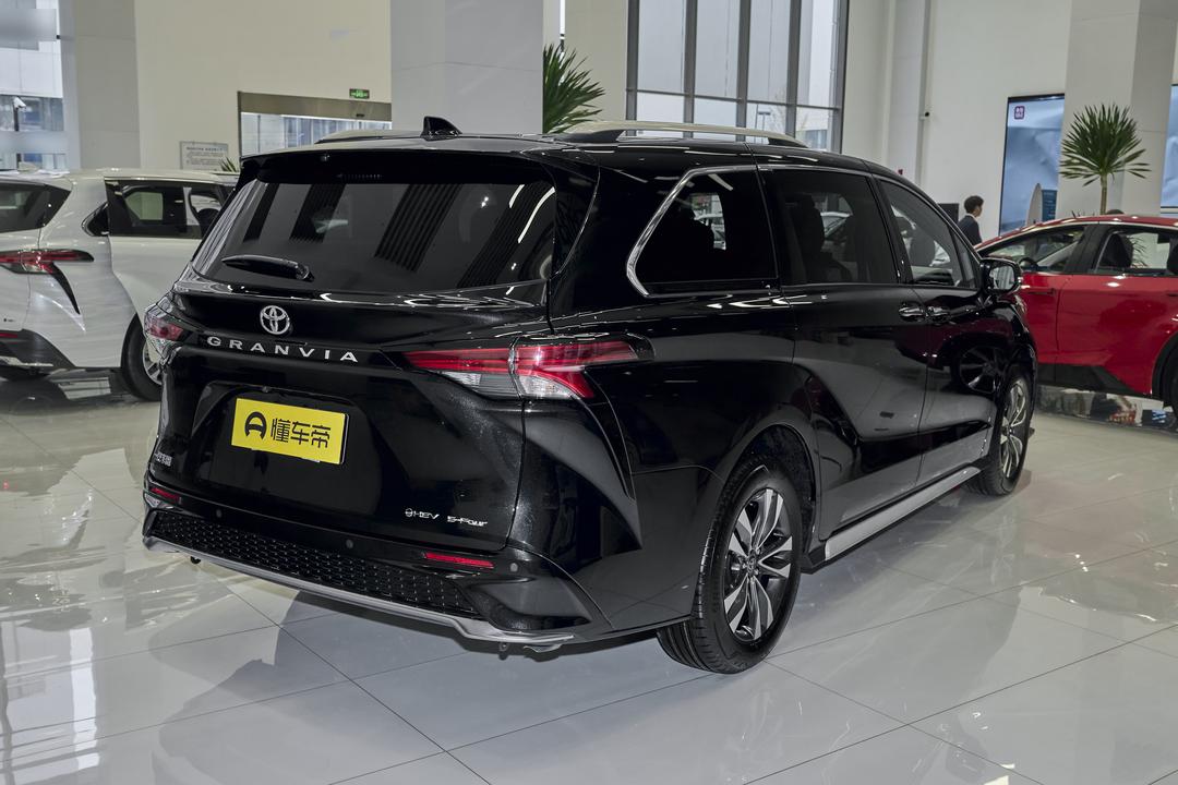 Toyota Granvia 2026, фото 7