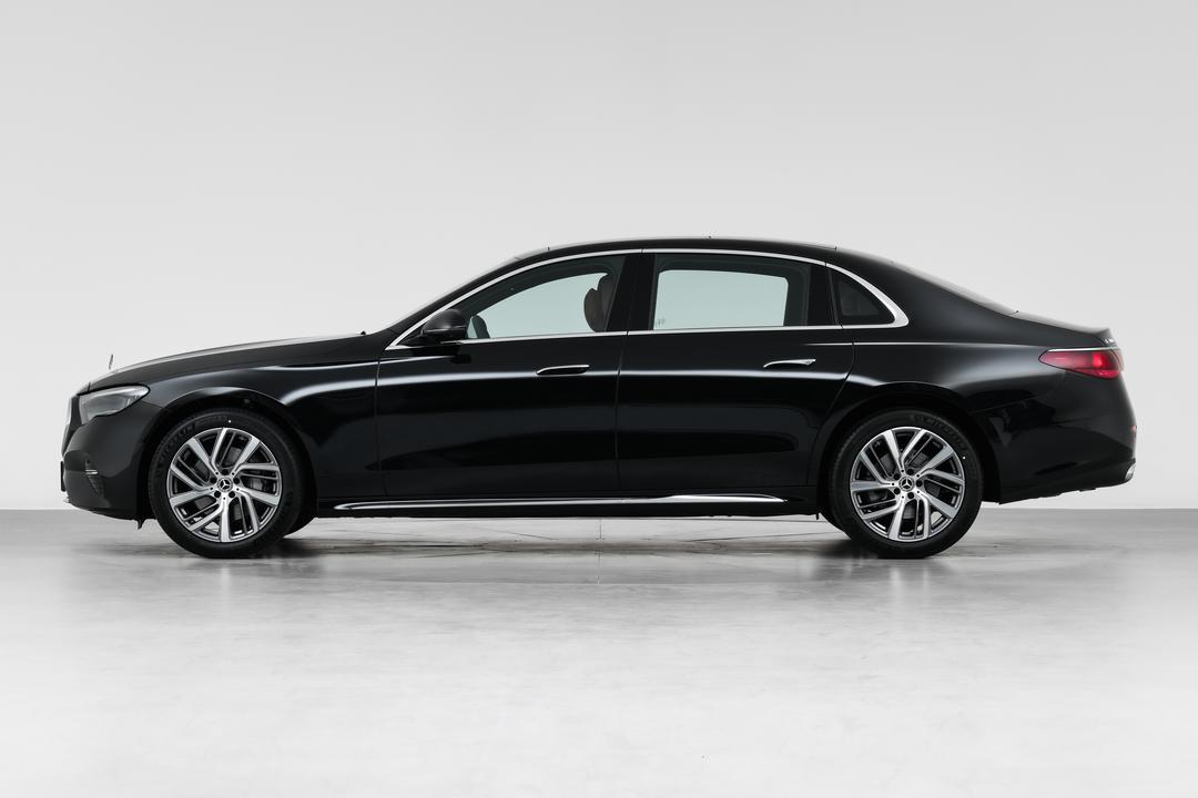 Mercedes-Benz E-Class 2026, фото 4