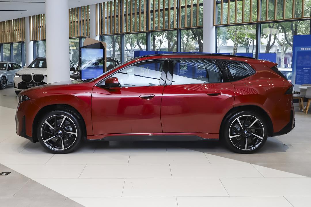 BMW iX3 2026, фото 4