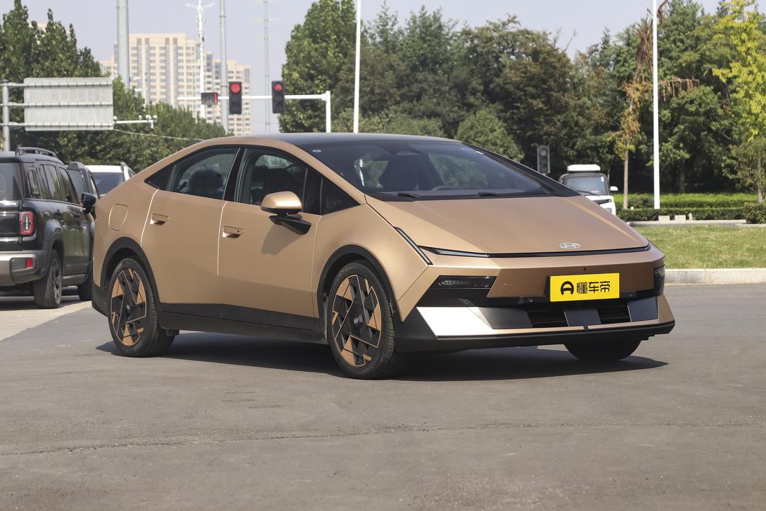 Hyundai IONIQ V 2026, фото 3