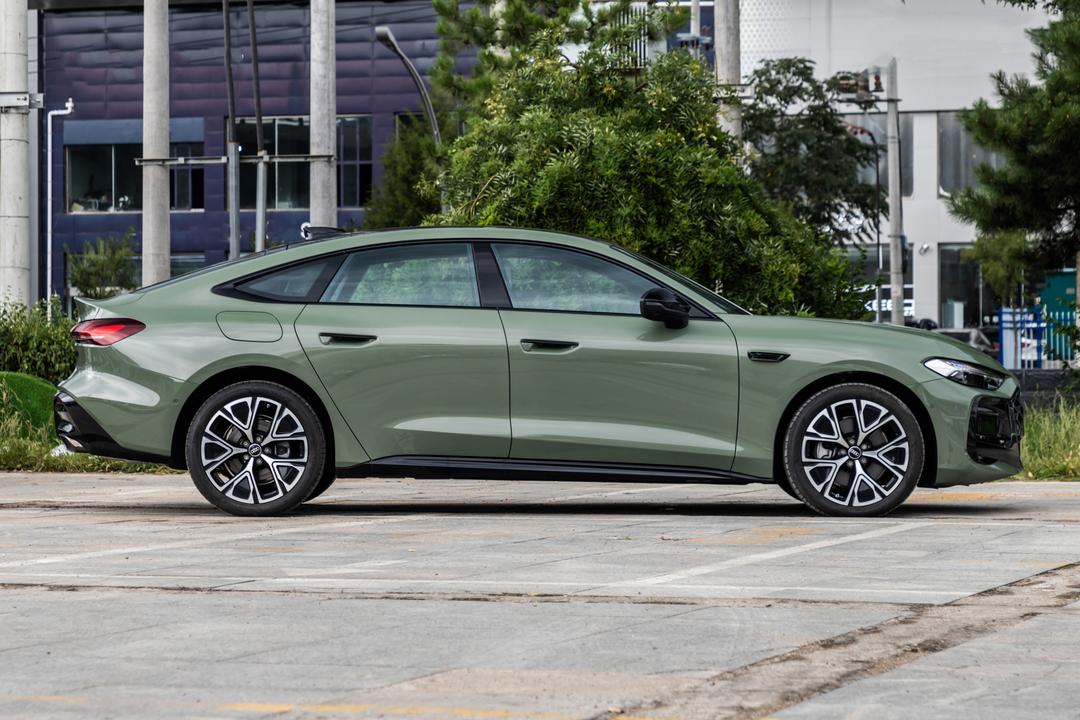 Audi A5L Sportback 2026, фото 8