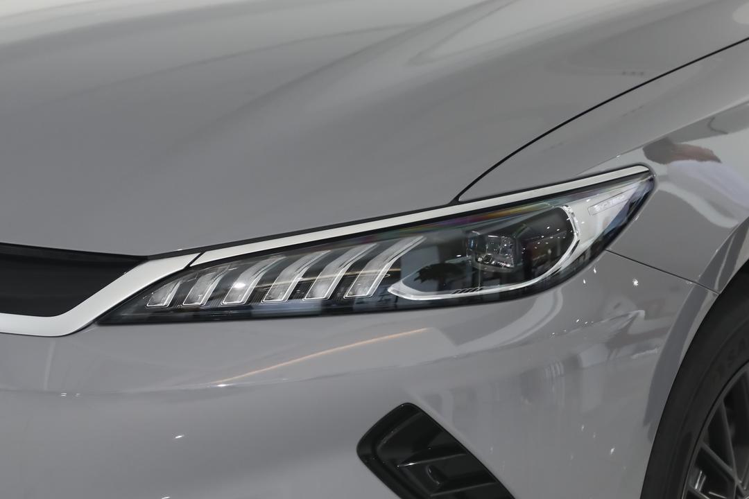 BYD Qin PLUS EV 2026, фото 13