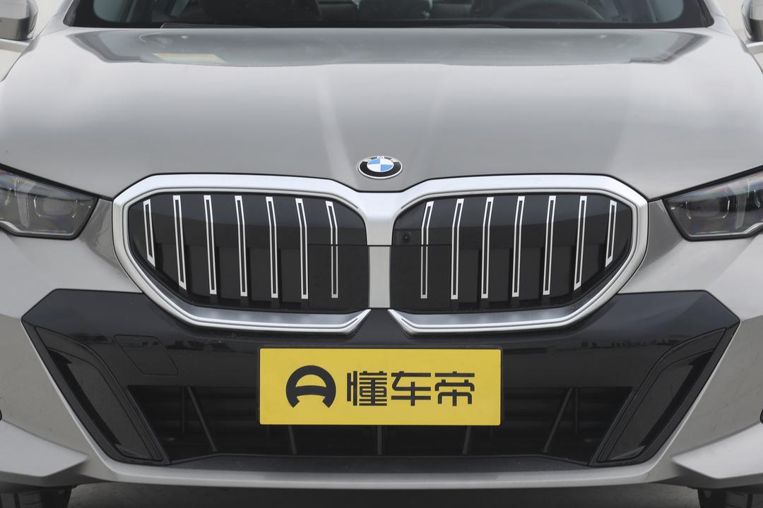 BMW 5 Series 2026, фото 10