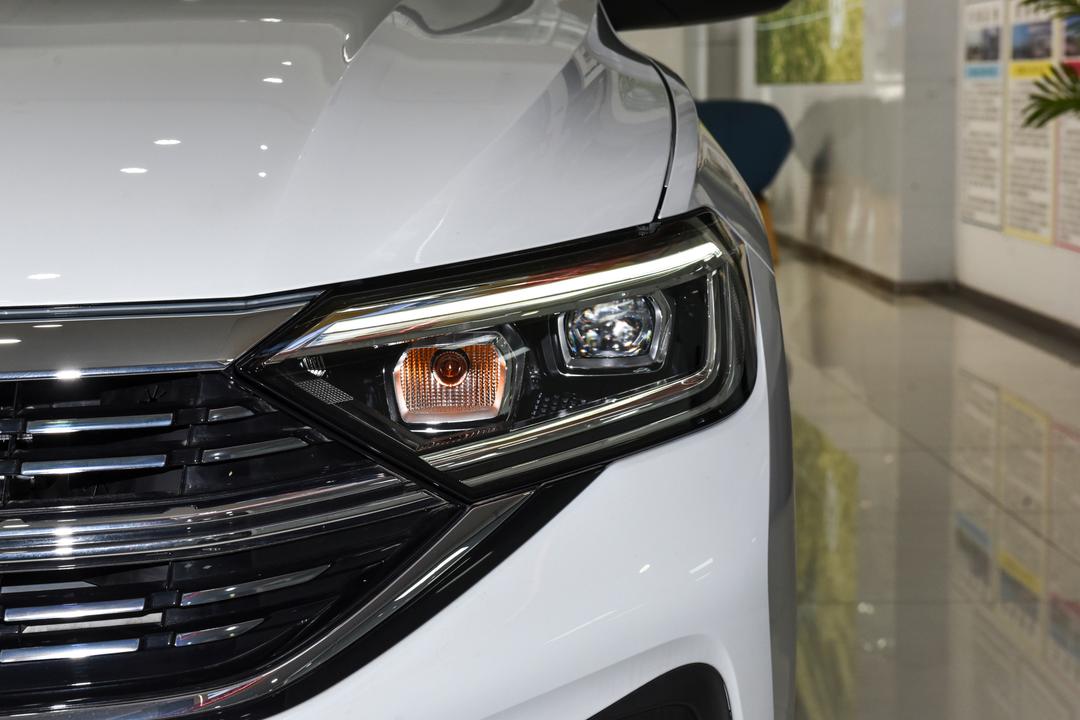 Volkswagen Sagitar 2026, фото 12