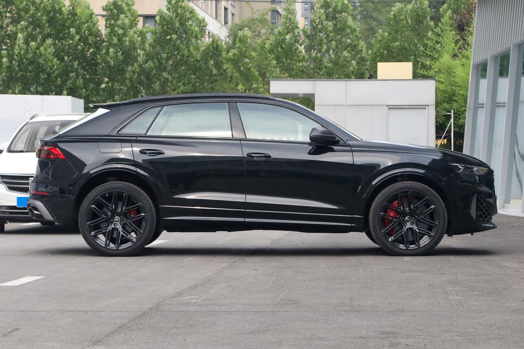 Audi RS Q8 2026, фото 8