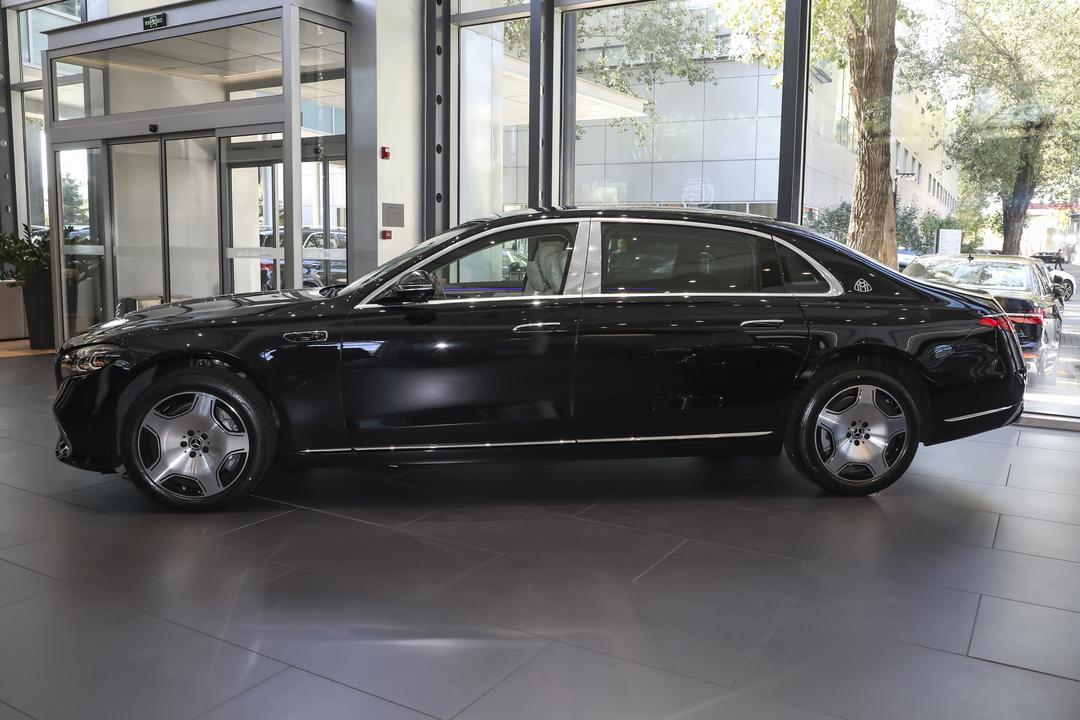 Mercedes-Benz Maybach S-Class 2026, фото 4