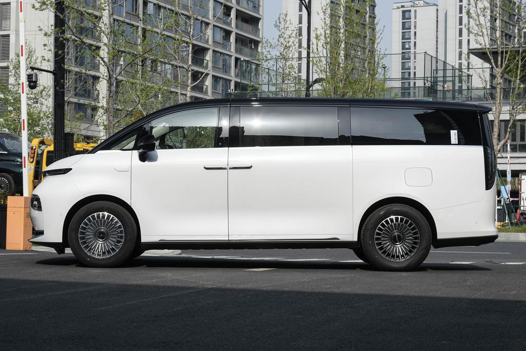 Geely Yizhen L380 2026, фото 4