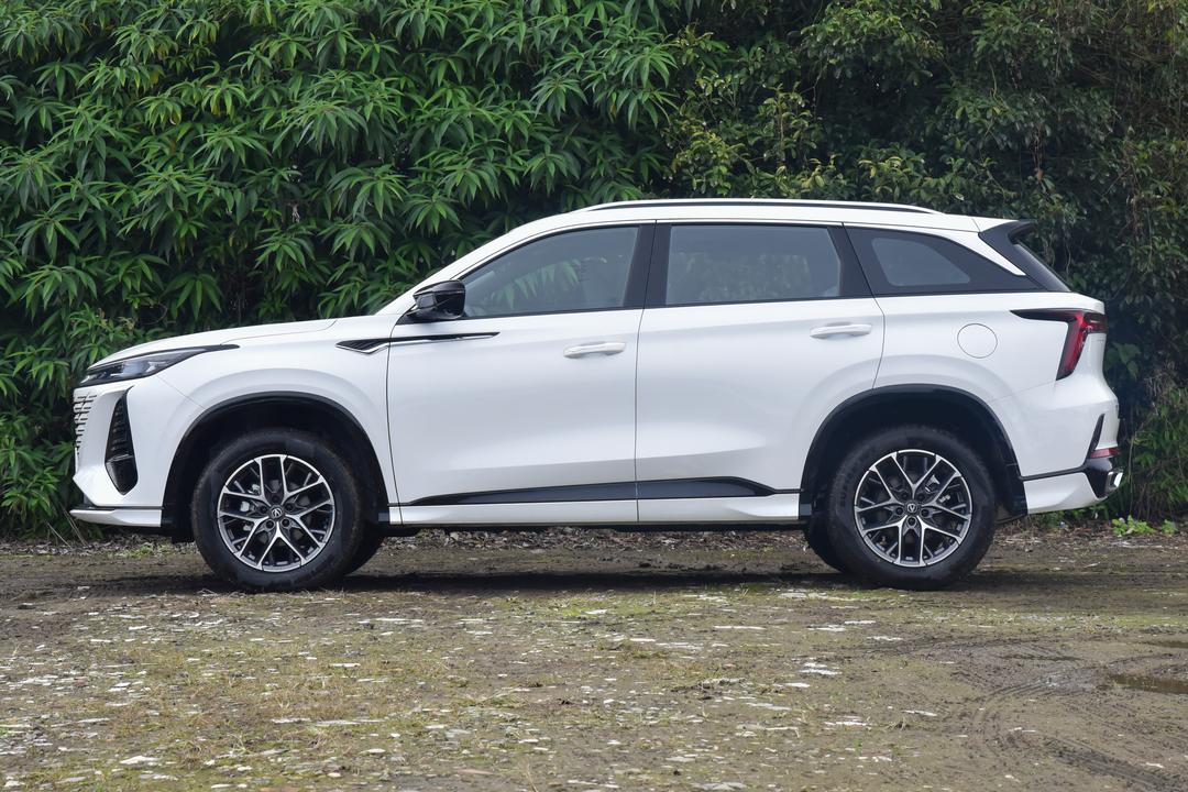 Changan CS75 PLUS 2026, фото 4