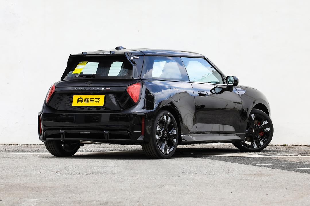 MINI JCW EV 2026, фото 7