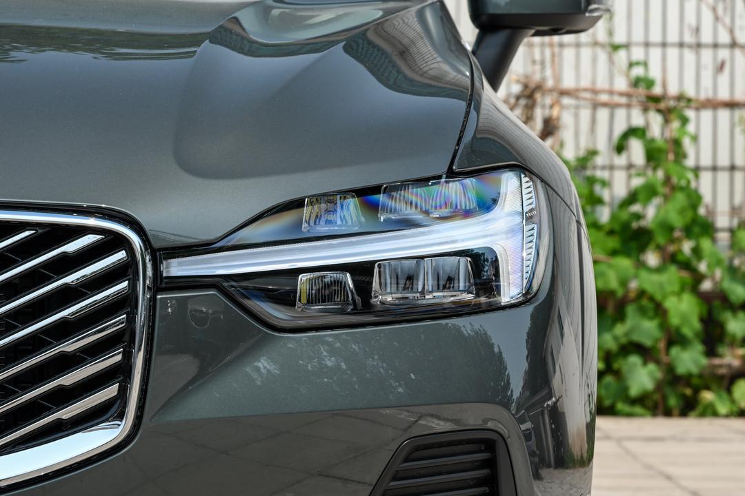 Volvo XC60 2026, фото 11