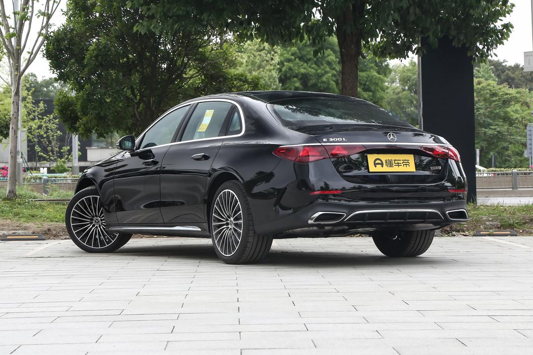 Mercedes-Benz E-Class 2026, фото 5