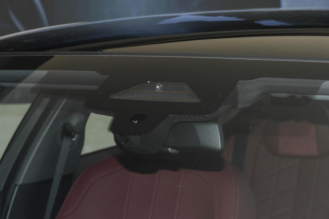 BMW 5 Series 2026, фото 15