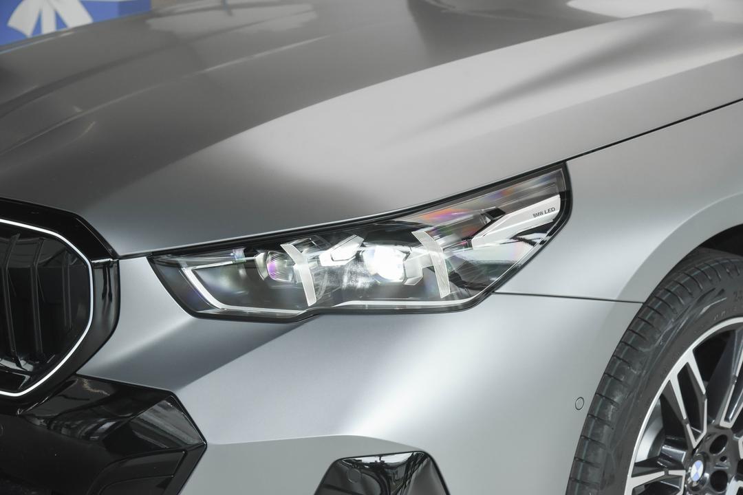 BMW 5 Series 2026, фото 14