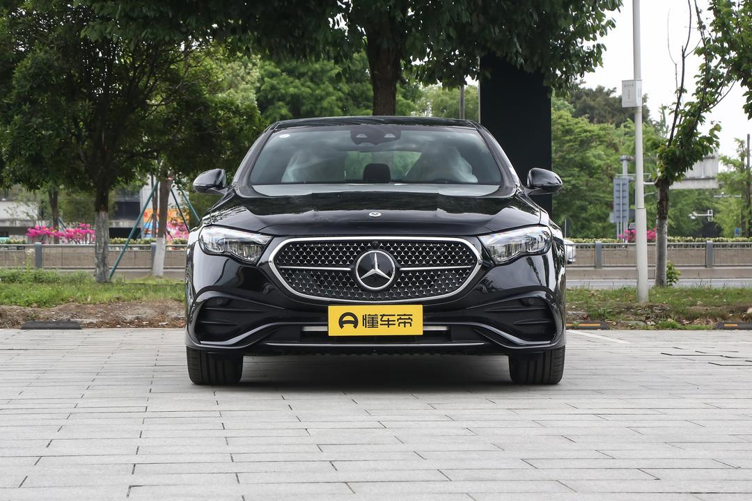 Mercedes-Benz E-Class 2026, фото 2