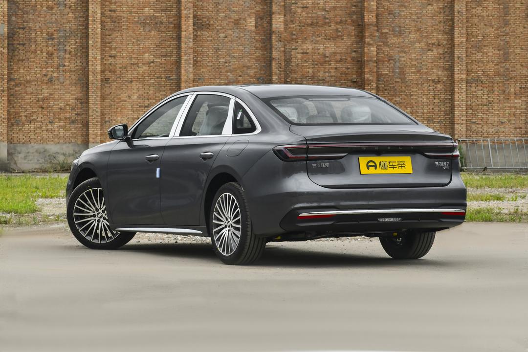 Geely Starlight 7 2026, фото 5