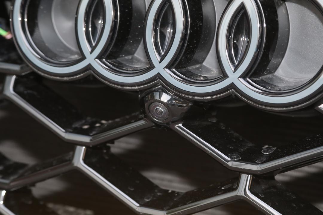 Audi RS Q8 2026, фото 15