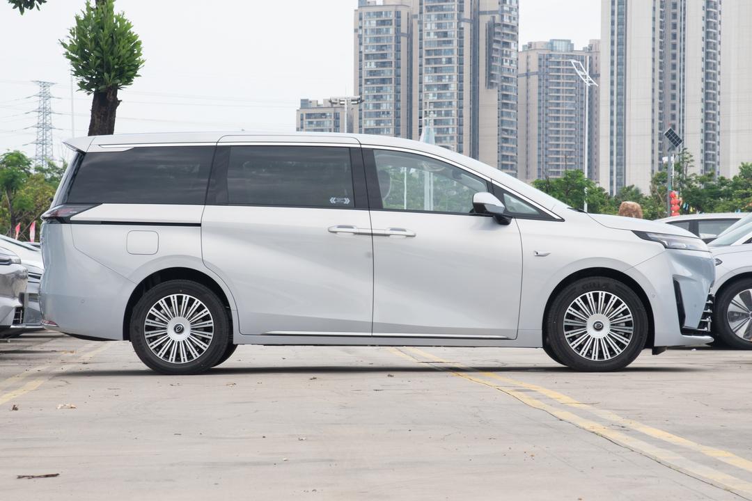 GAC E8 PHEV 2026, фото 8