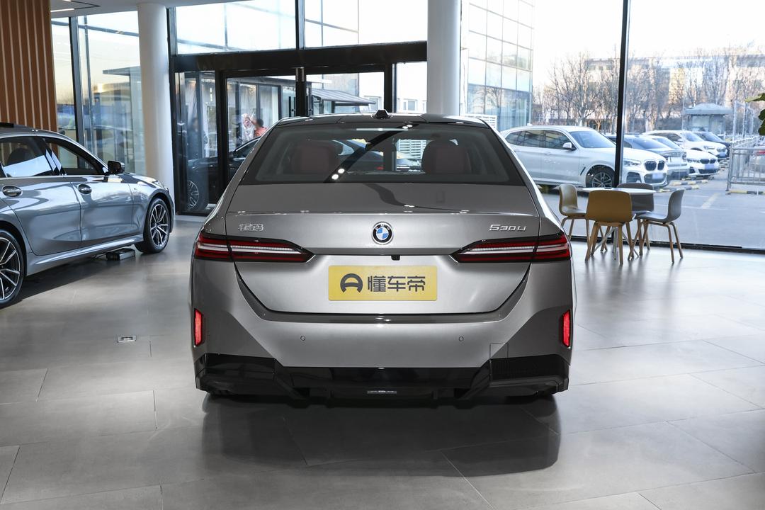 BMW 5 Series 2026, фото 6
