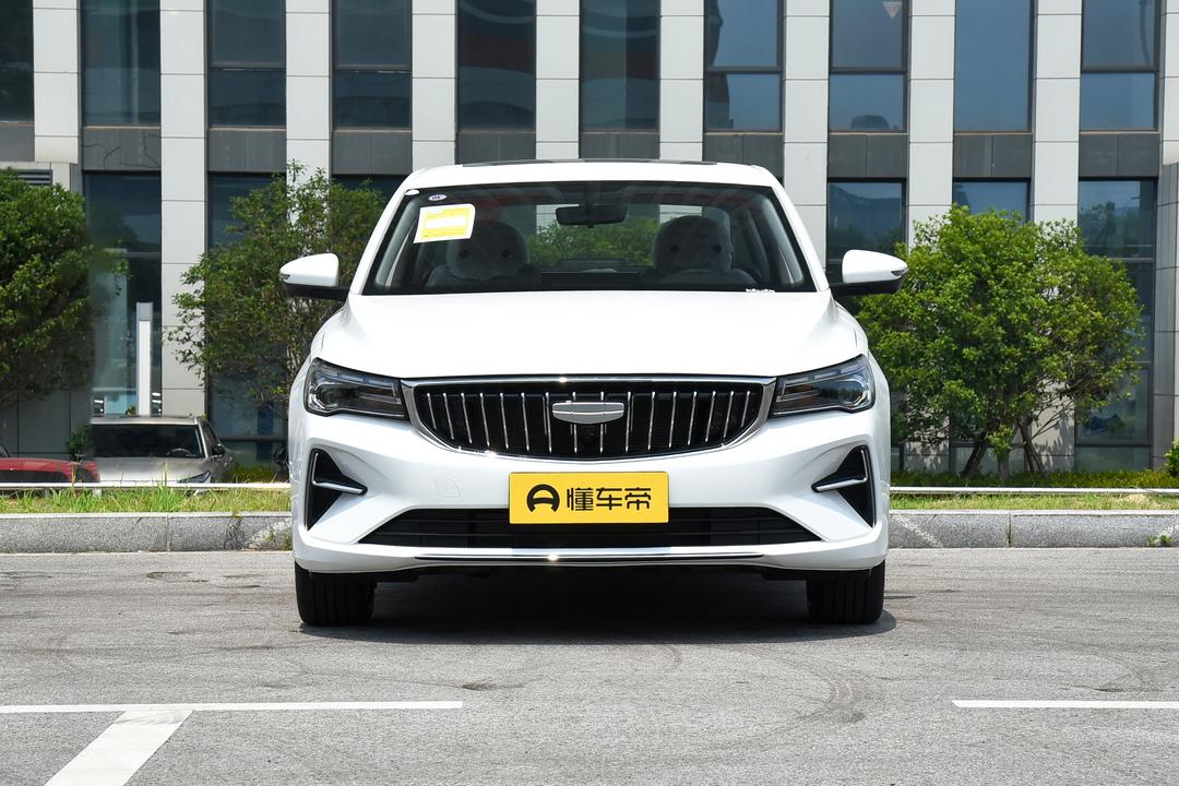 Geely Emgrand 2026, фото 2
