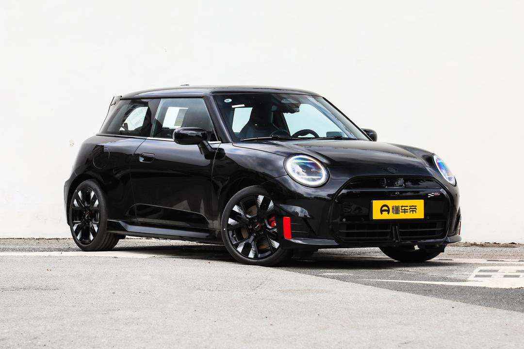 MINI JCW EV 2026, фото 3