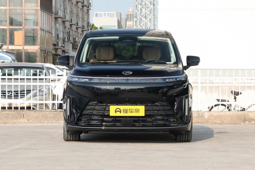 GAC E8 PHEV 2026, фото 2