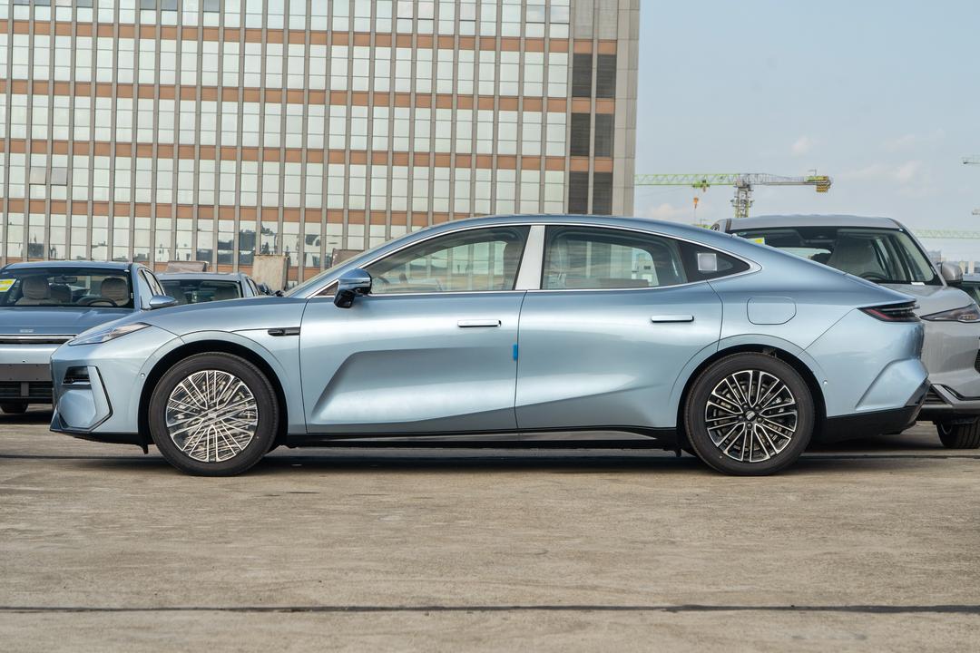 Geely Galaxy E8 2026, фото 4