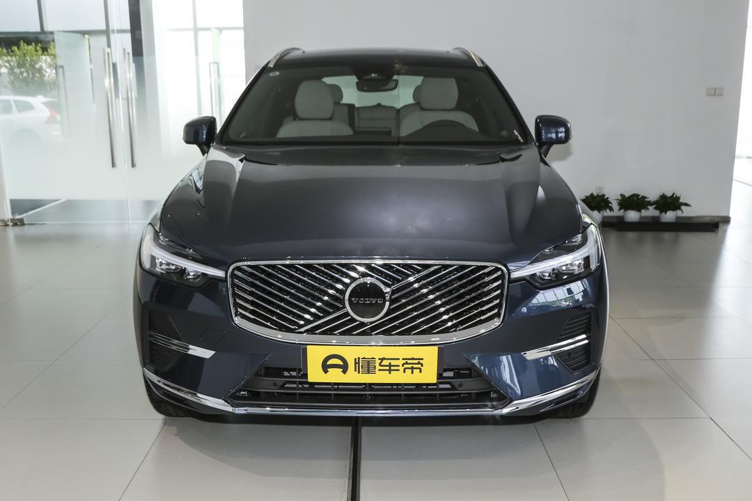 Volvo XC60 2026, фото 2