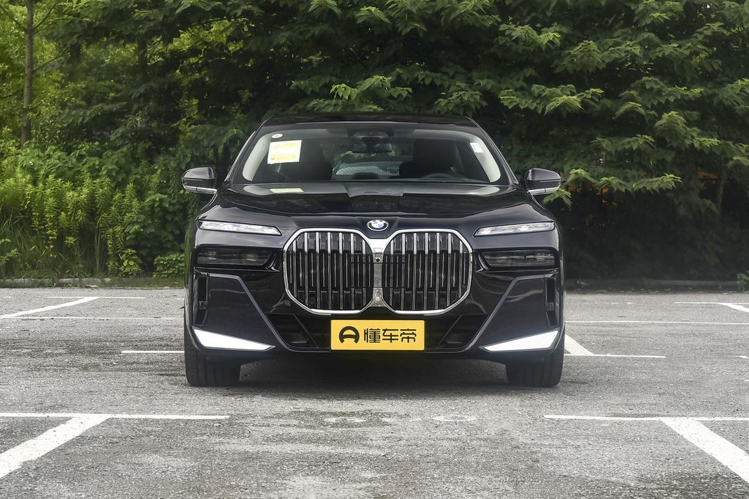 BMW 7-Series 2026, фото 2