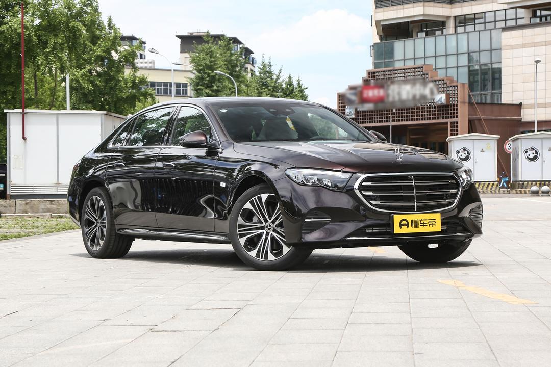 Mercedes-Benz E-Class 2026, фото 3