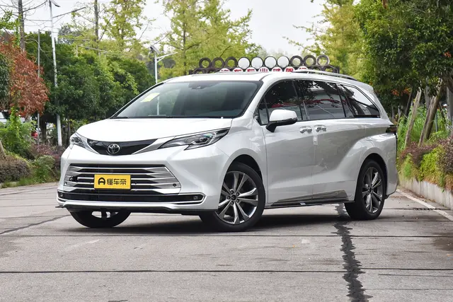 Toyota Sienna 2026 — купить из Китая под заказ