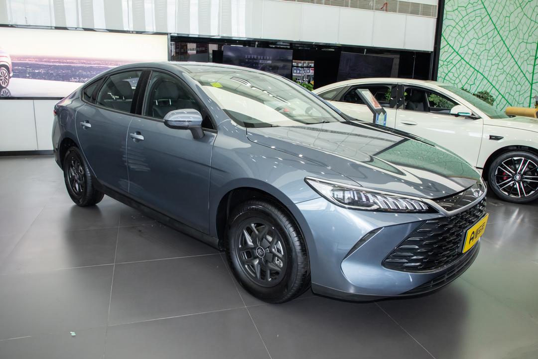 BYD Qin PLUS DM 2026, фото 3