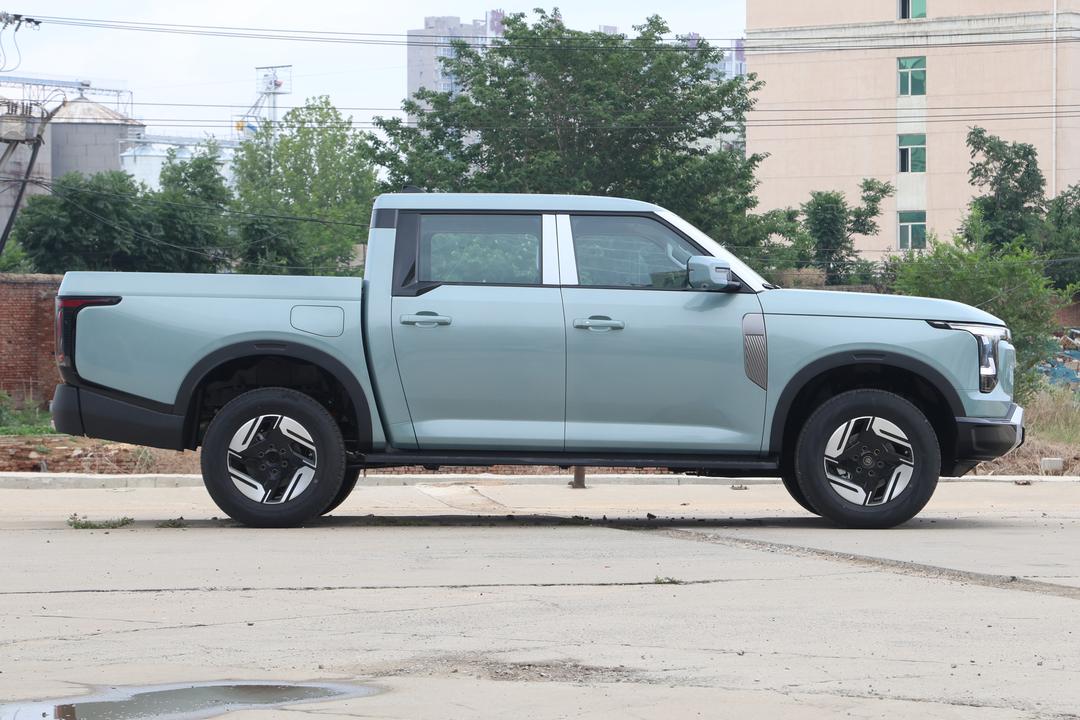 Dongfeng Zhengzhou Z9 GE PHEV 2026, фото 8