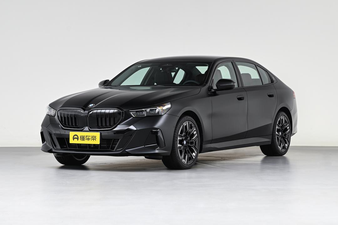 BMW 5 Series 2026, фото 1