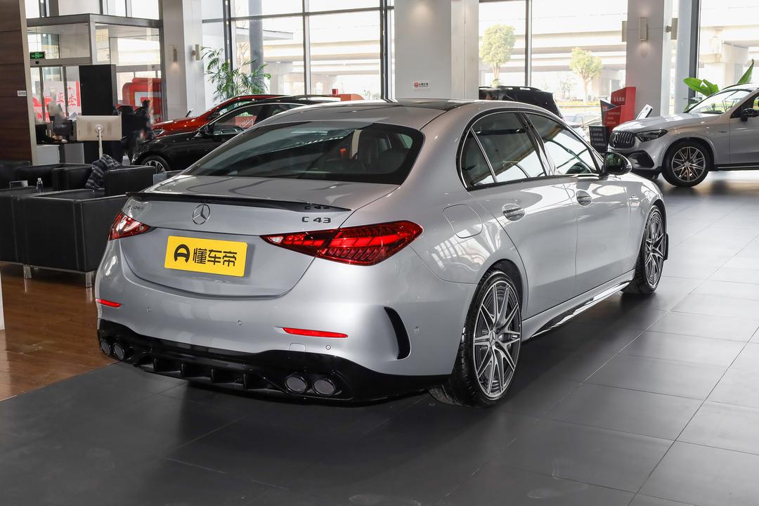 Mercedes-Benz C-Class AMG 2026, фото 6