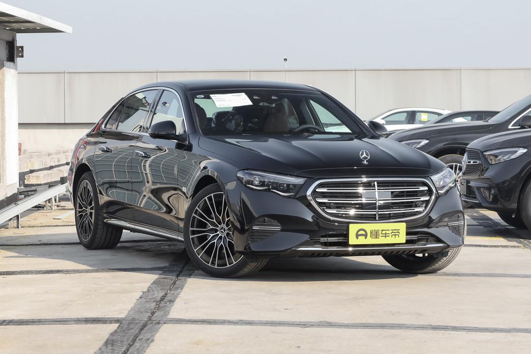Mercedes-Benz E-Class 2026, фото 3