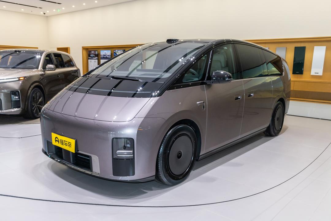 Li Auto MEGA