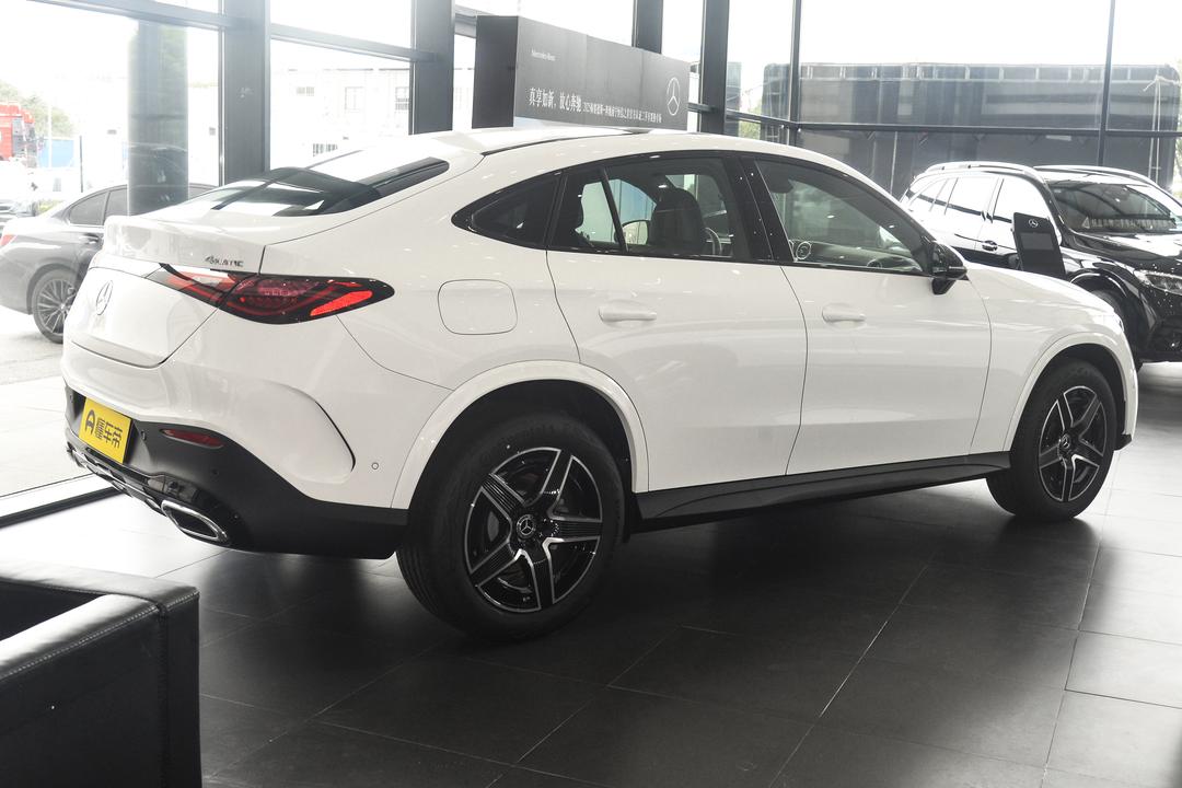 Mercedes-Benz GLC Coupe 2026, фото 8