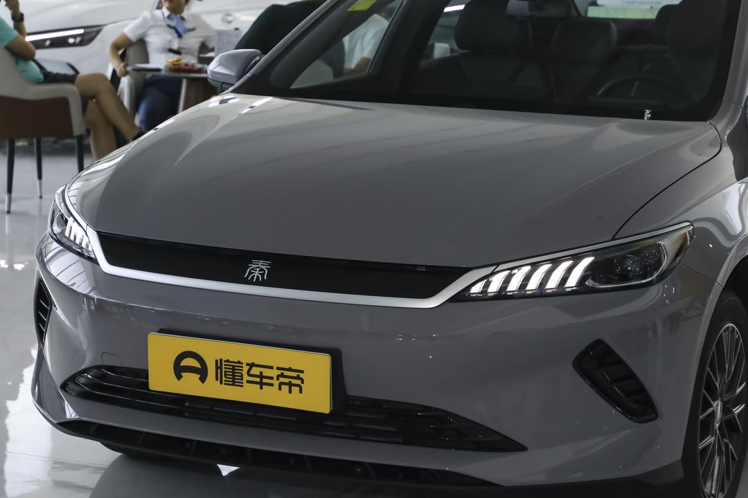 BYD Qin PLUS EV 2026, фото 12