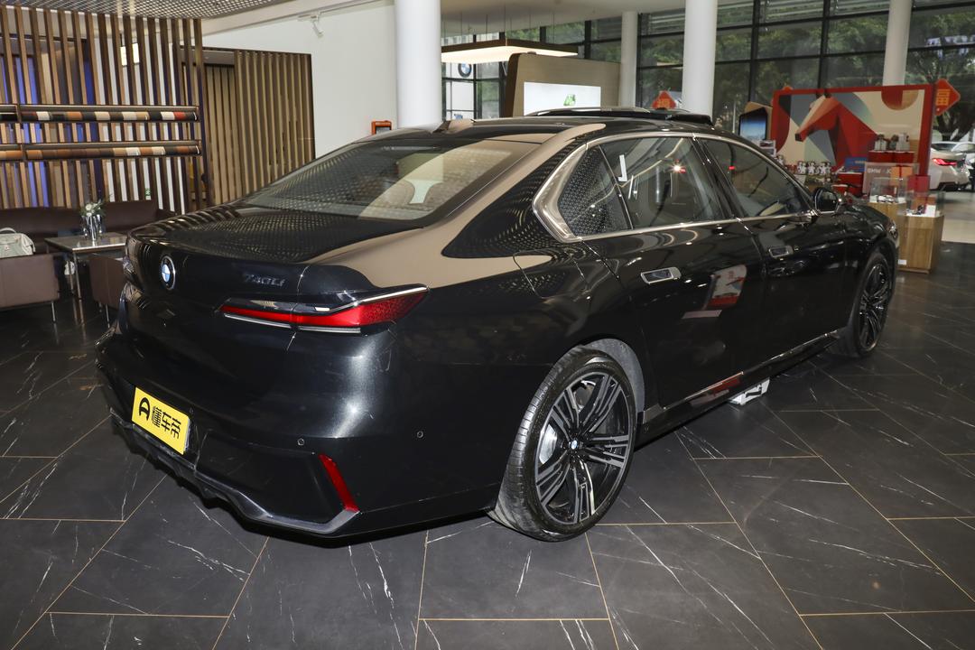 BMW 7-Series 2026, фото 6