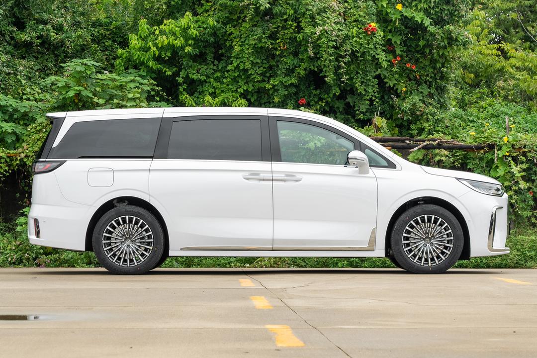 Voyah Dream PHEV 2026, фото 8