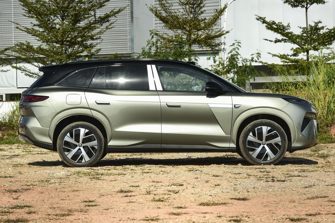 BYD Tang L EV 2026, фото 8