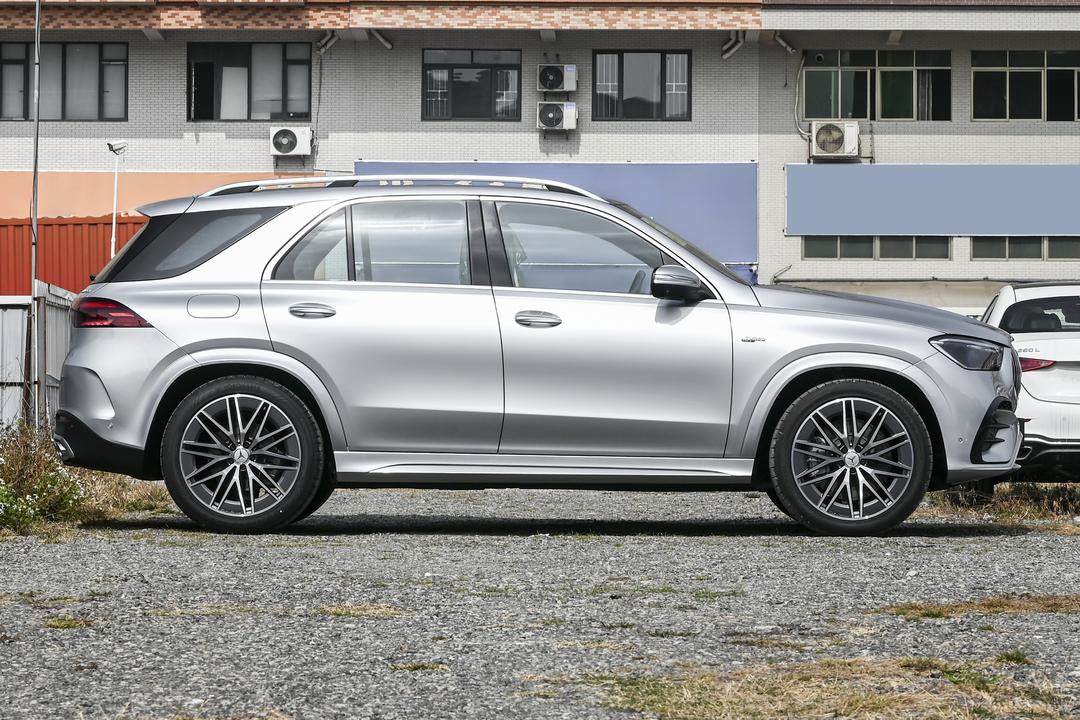 Mercedes-Benz GLE AMG 2026, фото 8