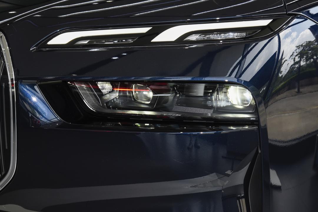 BMW 7-Series 2026, фото 14